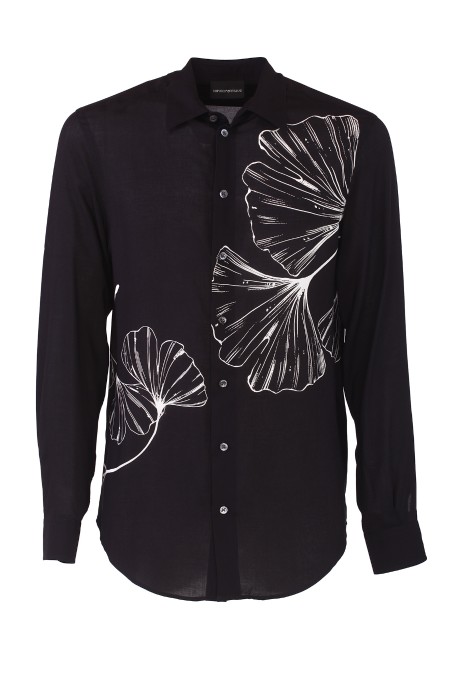 Shop EMPORIO ARMANI  Shirt: Giorgio Armani viscose shirt with all-over nature print.
Super light texture.
All-over collection print.
Classic collar.
Front buttoning.
Long sleeves.
Rounded cuffs.
Yoke on the back.
Regular fit.
Composition:100% Viscose.
Made in Tunisia.. E31SM0 F1023-991